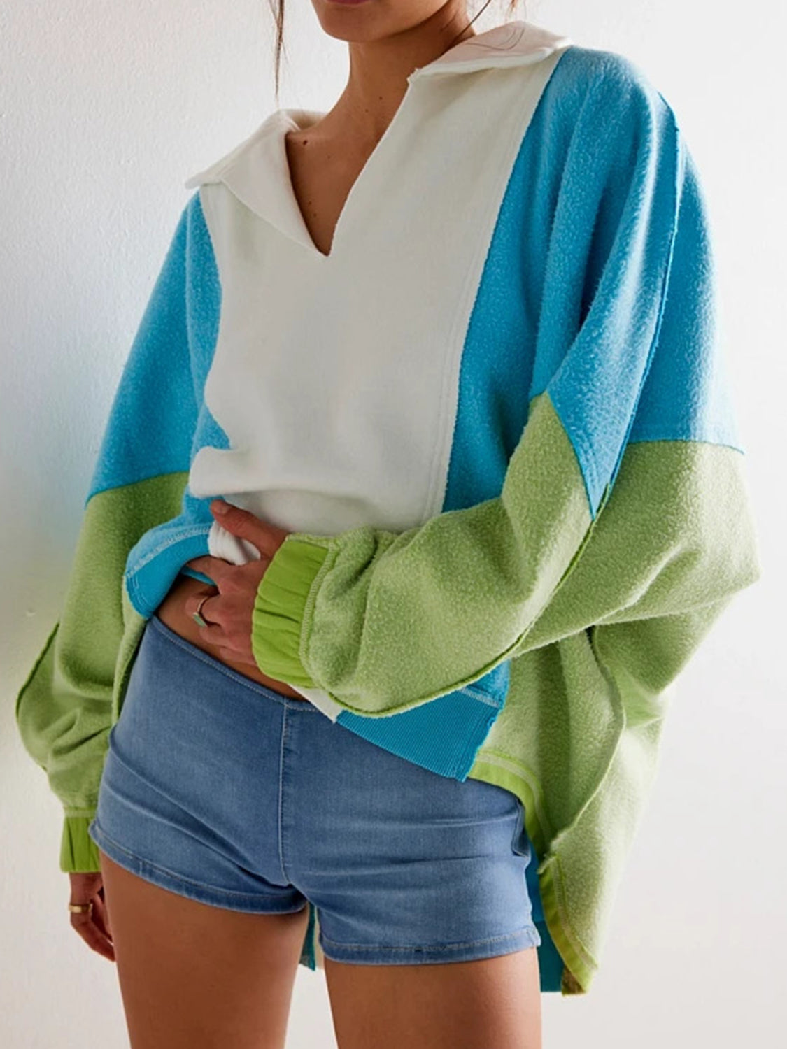 High-Low Exposed Seam Contrast Long Sleeve Sweatshirt