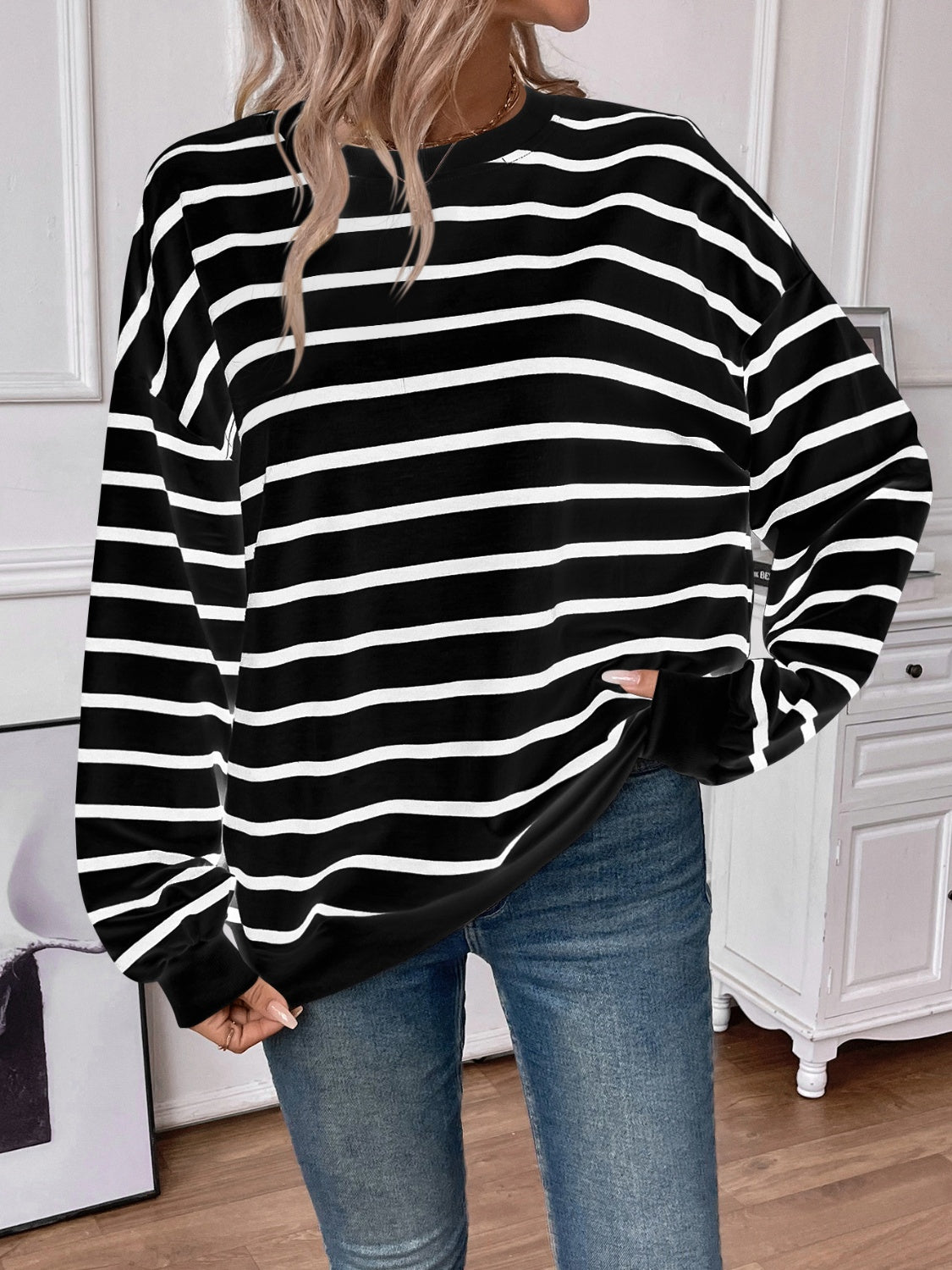 Lovelet Striped Round Neck Long Sleeve Sweatshirt