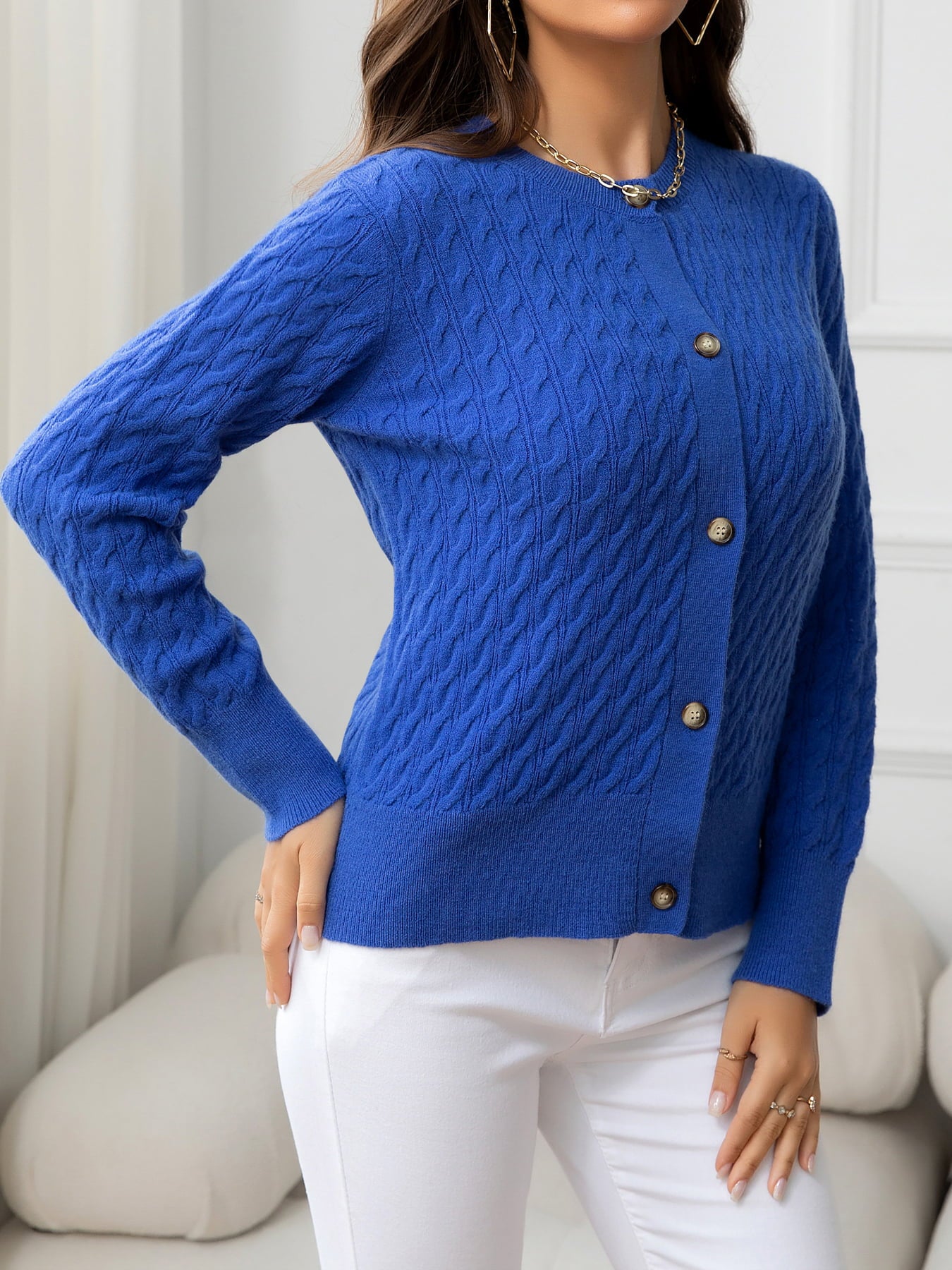 Round Neck Cable-Knit Buttoned Knit Top